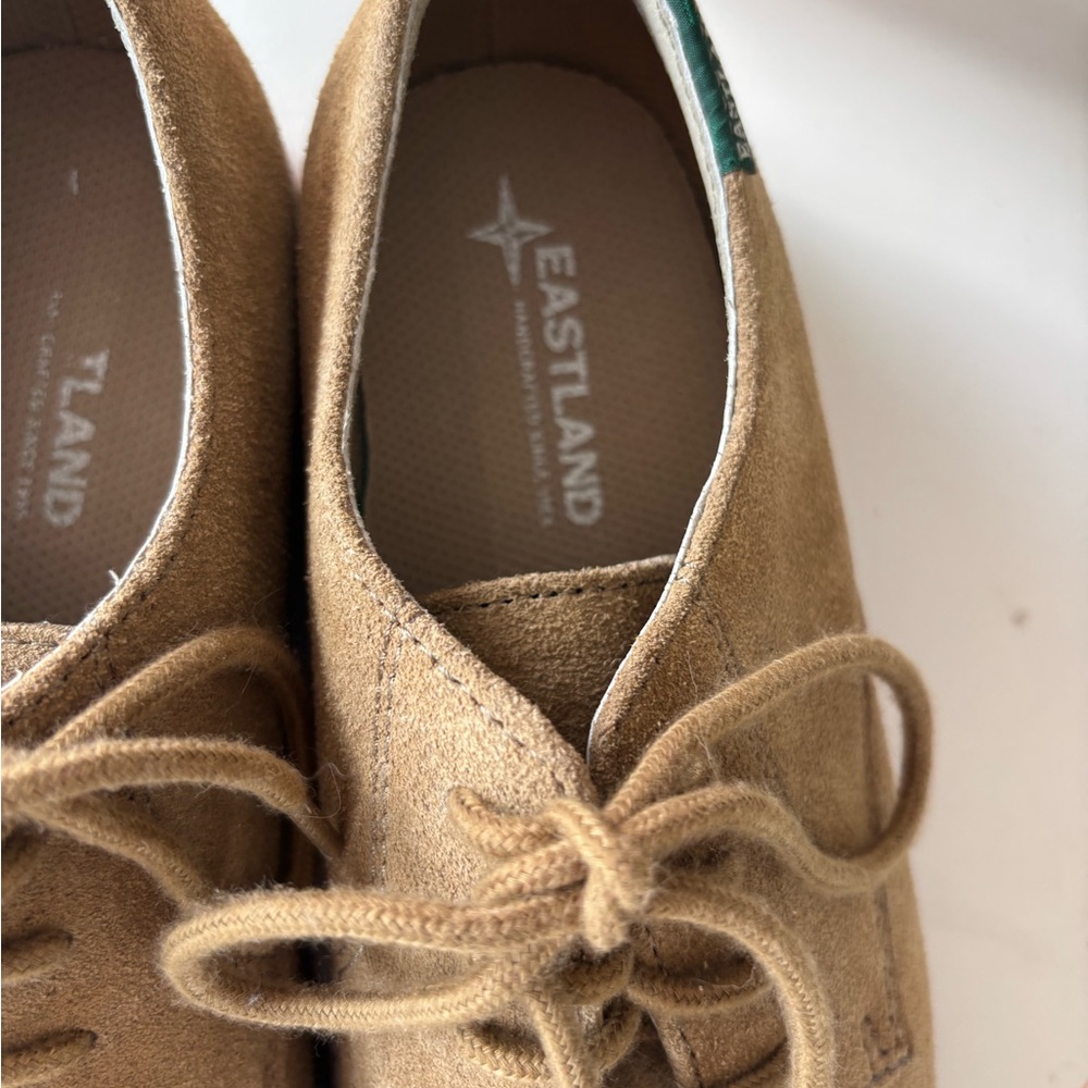 Eastland Ladies Suede Bucks-7.5-NWOB - Picture 4 of 5